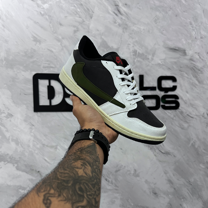 Air Jordan Low Travis Scott - Preto/Verde/Branco